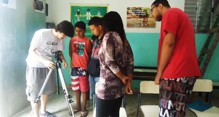 Jovens produzem filme