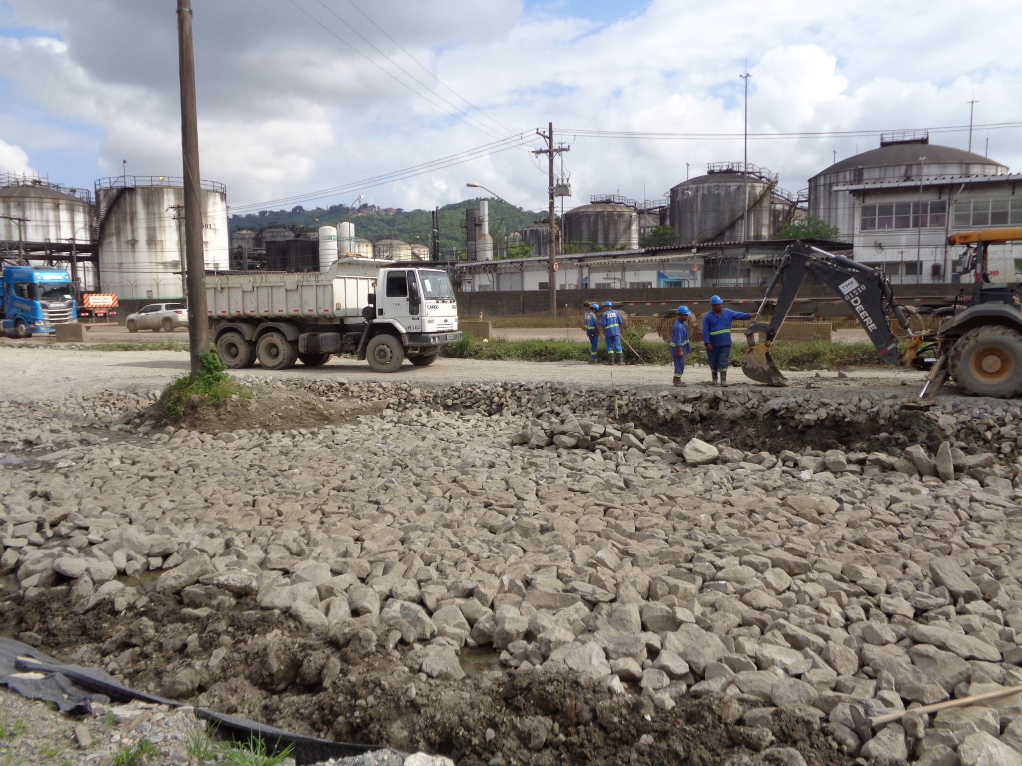 OBRA DA AVENIDA PERIMETRAL MARGEM DIREITA - ALEMOA